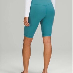 Lululemon Align Super-High-Rise Short 10"
Capture Blue